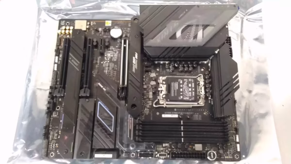 ASUS ROG STRIX Z790-F GAMING WIFI Intel Z790 90MB1CP0-M0EAY0SO