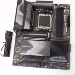 GIGABYTE X670 GAMING X AX V2SO