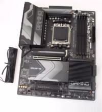 GIGABYTE X670 GAMING X AX V2SO