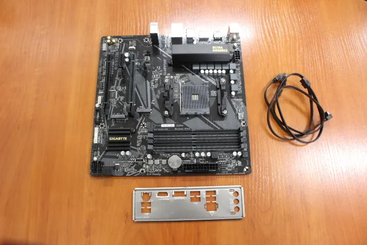 SALE OUT. Gigabyte B550M DS3H R2 | Processor family AMD | Processor socket AM4 | DDR4 DIMM | Supported hard disk drive interfaces SATA, M.2 | Number of SATA connectors 4 | USED, REFURBISHED, WITHOUT ACCESSORIES, ONLY BACK PANEL INCLUDED thumbnail 2